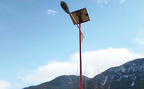 那曲如何选择高质量的太阳能路灯材料：全方位指南