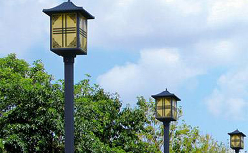 那曲庭院灯安装间距与布灯设计全解析